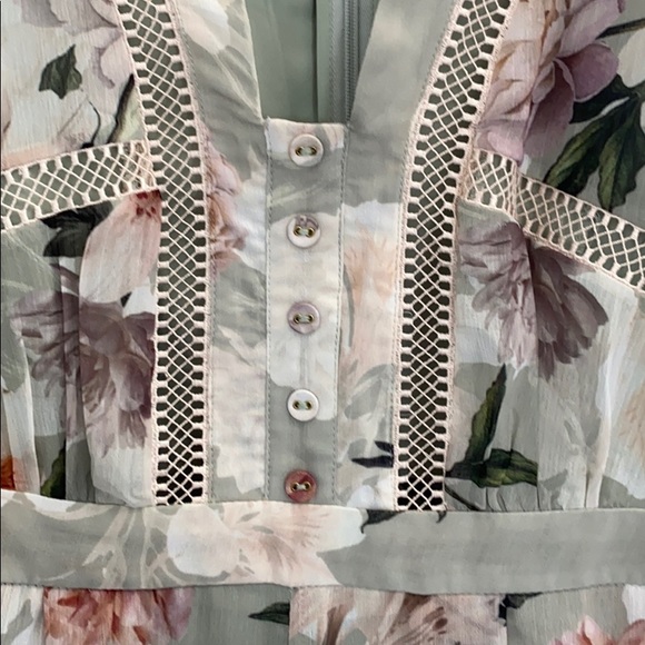 Floral Crochet Romper - Picture 5 of 8